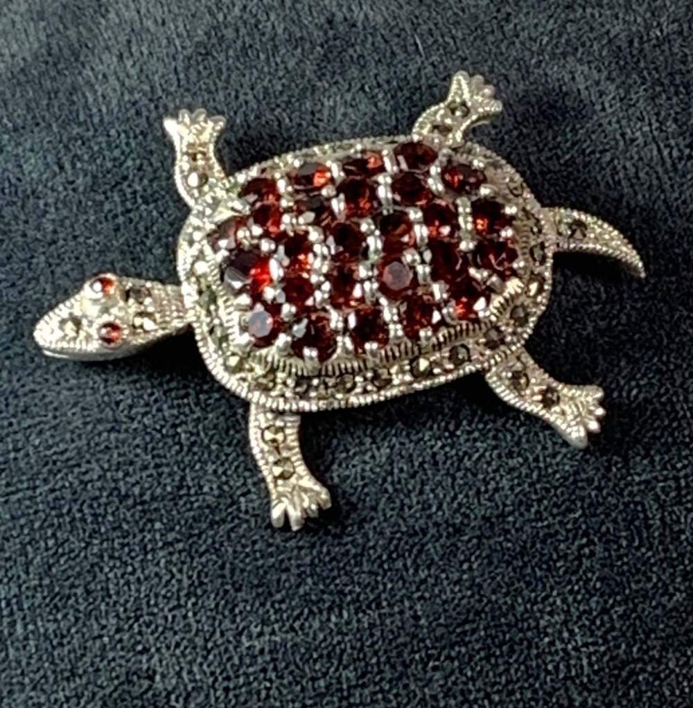 Garnet Turtle Brooch 925 Silver - Picture 2 of 5